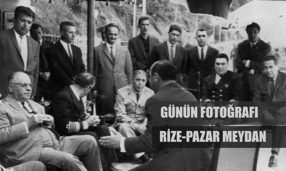 Günün Fotoğraf: Yıllar öncesi Pazar ilçemizde Hükümet Meydanından bir kare