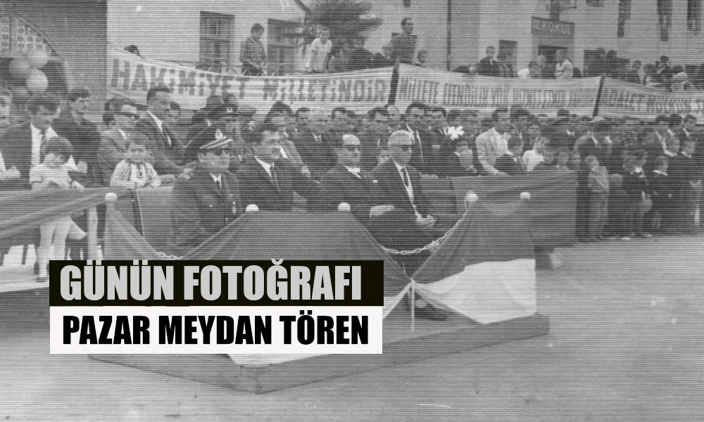 Günün Fotoğrafı: Geçmişten Meydanda bir kare