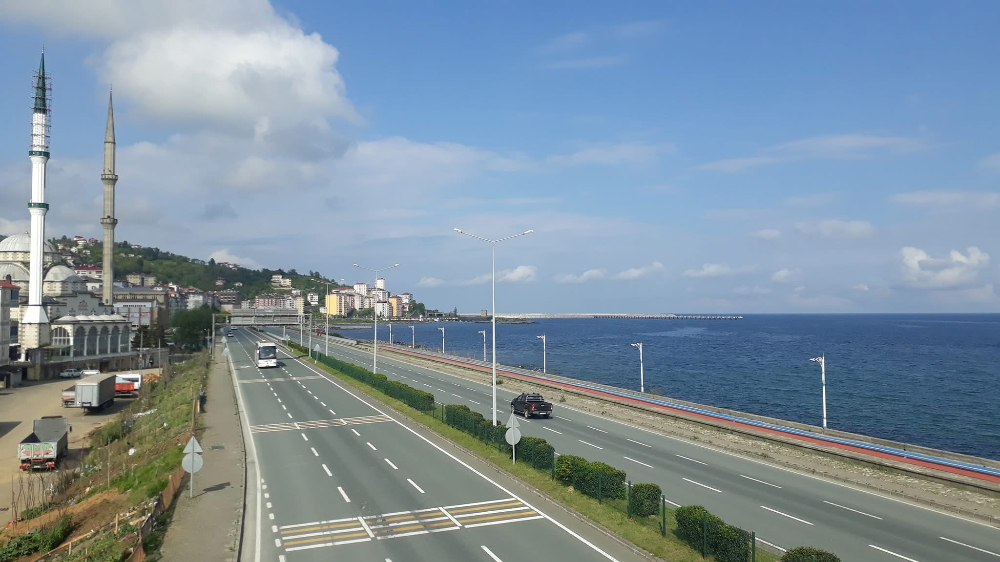 Pazar’da Yıllardır Yapılmayan Bariyerler Tepki Çekiyor