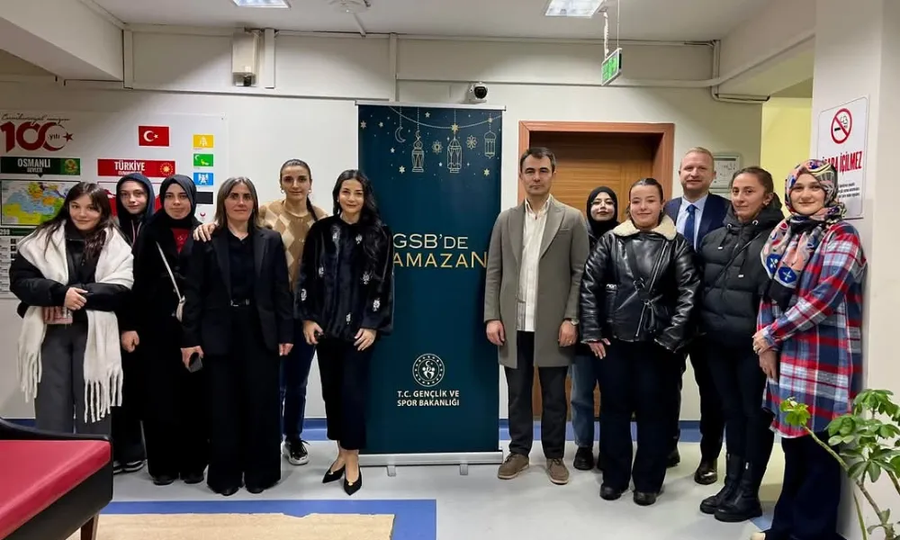 Kaymakam Hamza İnam, Pazar Kız Öğrenci Yurdunda Öğrencilerle İftar Yaptı