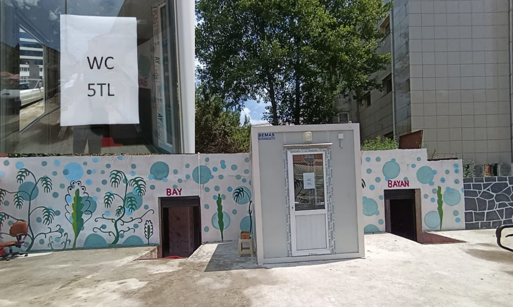 Çarşıbaşı Pazaryerine Modern Tuvalet Hizmeti