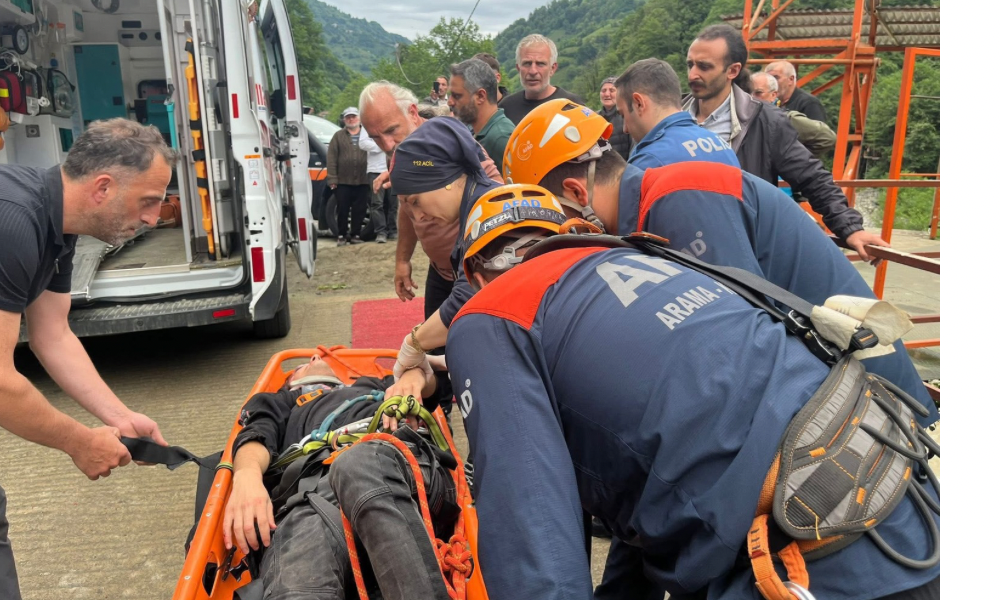 Rize’de Ziplineden Düşen Vatandaş Kurtarıldı