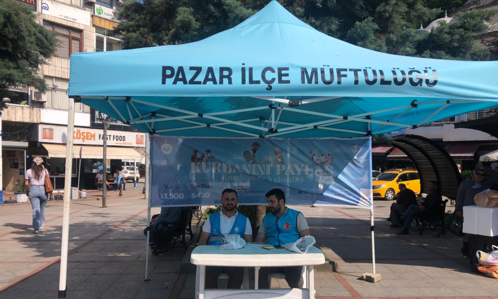 Pazar’da Kurban Bağışı Standına Vatandaşlardan Yoğun İlgi