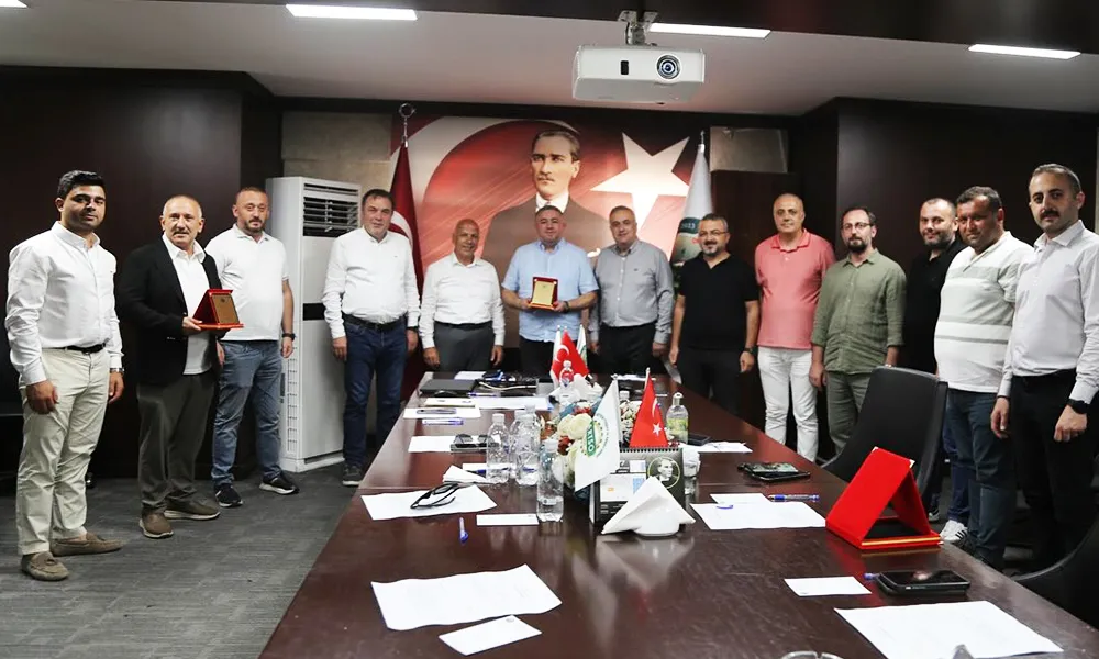 TİCARET BORSASI KURULUŞUNDA ÖNEMLİ DESTEKÇİLER ONURLANDIRILDI