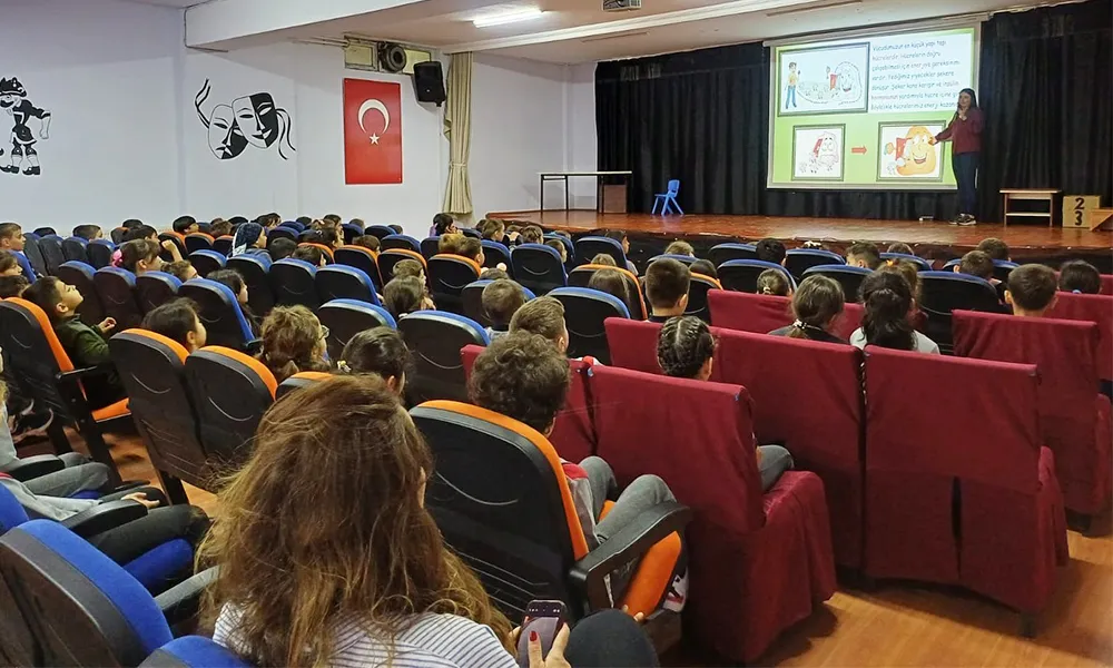 “Okulda Diyabet Programı” Kapsamında Diyabet ve Sağlıklı Beslenme Eğitimleri Verildi