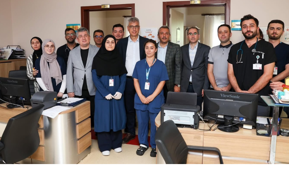 Sağlık Bakanı Memişoğlu’ndan Rize’de Onkoloji Hastalarına Ziyaret