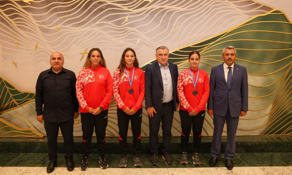 Gençlik ve Spor Bakanı Osman Aşkın Bak Rize