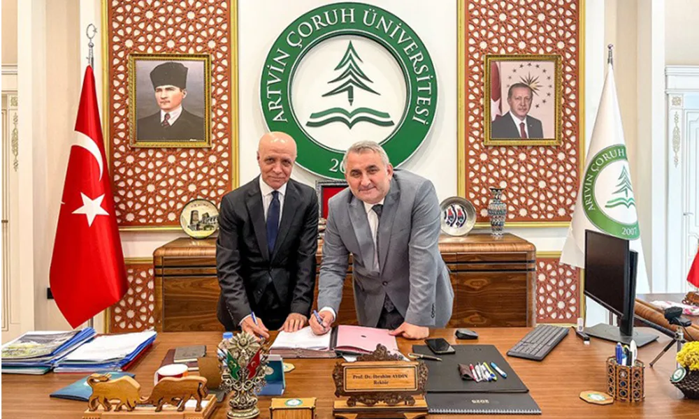 AÇÜ’DE TOPLU İŞ SÖZLEŞMESİ İMZALANDI