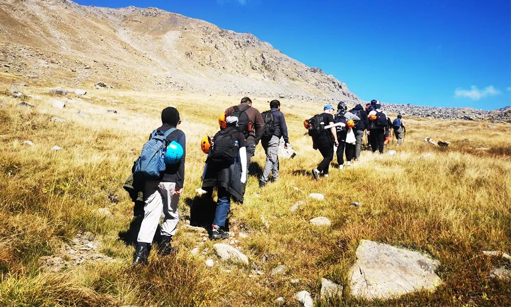RTEÜ-DOST “Doğaya Dönüş” Projesi ile Aksu Dağı Zirvesinde