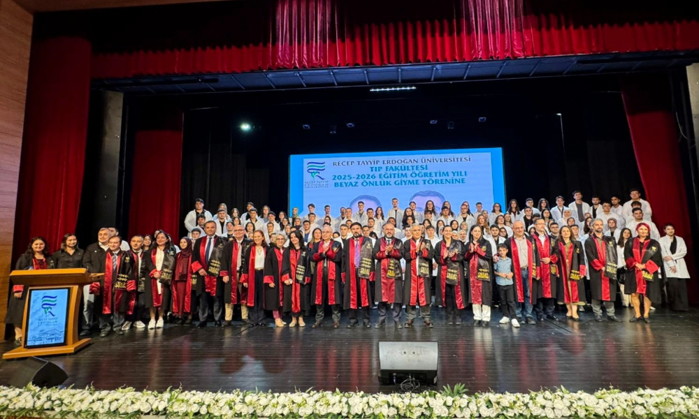 RTEÜ TİP FAKÜLTESİ ÖĞRENCİLERİ ÖNLÜKLERİNİ GİYDİ