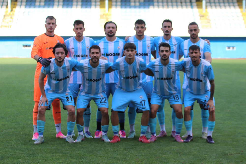 Pazarspor ile Çayelispor Rize Derbisinde Karşı Karşıya