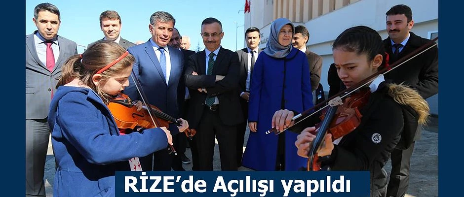 RİZE’DE MOBİL GENÇLİK MERKEZİ FAALİYETE GİRDİ