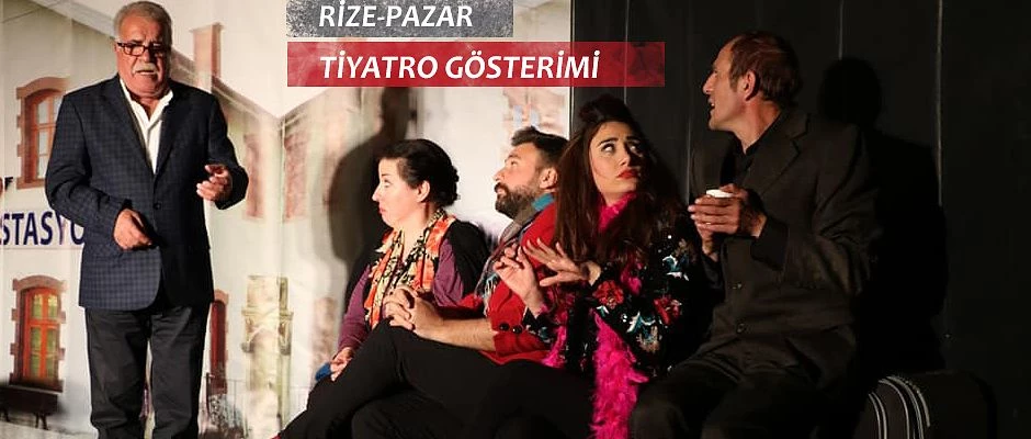 Pazar’da Tiyatro gösterimi ilgi odağı oldu.