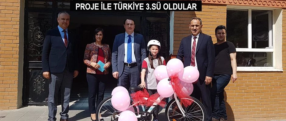 BORÇKA’DA İYİ DERSLER ŞOFÖR AMCA PROJESİ İLE TÜRKİYE ÜÇÜNCÜSÜ OLDU