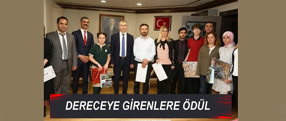 VALİ DORUK, DERECEYE GİREN ÖĞRENCİ VE ÖĞRETMENLERİ ÖDÜLLENDİRDİ