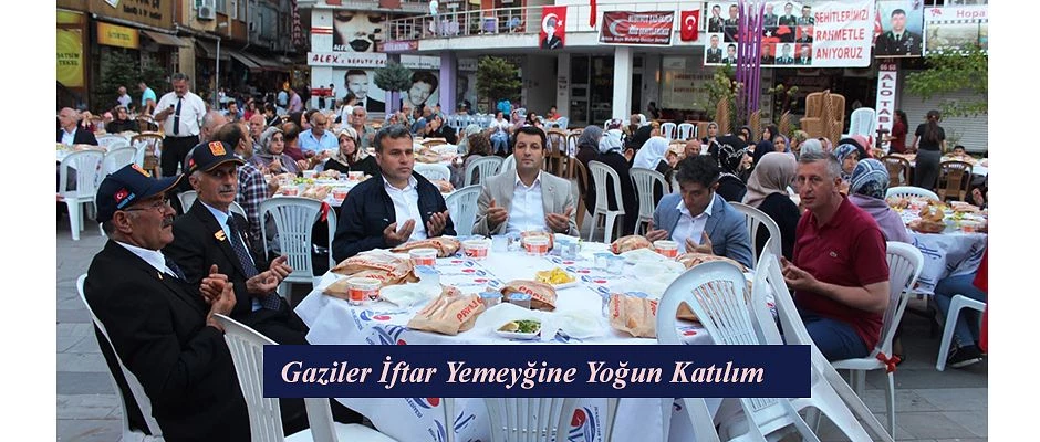 HOPA’DA GAZİLER DERNEĞİNDEN İFTAR YEMEĞİ