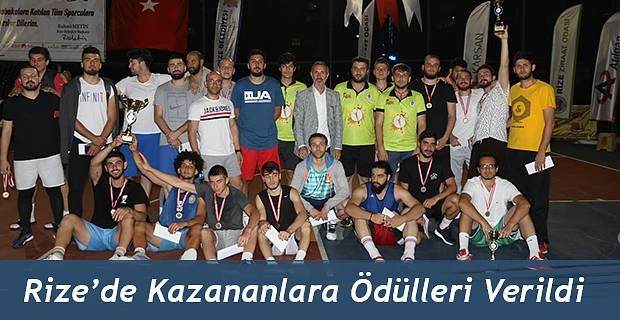 STREETBALL TURNUVASINDA KAZANANLAR ÖDÜLLERİNİ ALDI