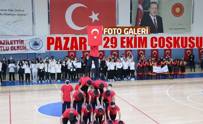 Pazar’da Cumhuriyet Coşkusu Salona Sığmadı