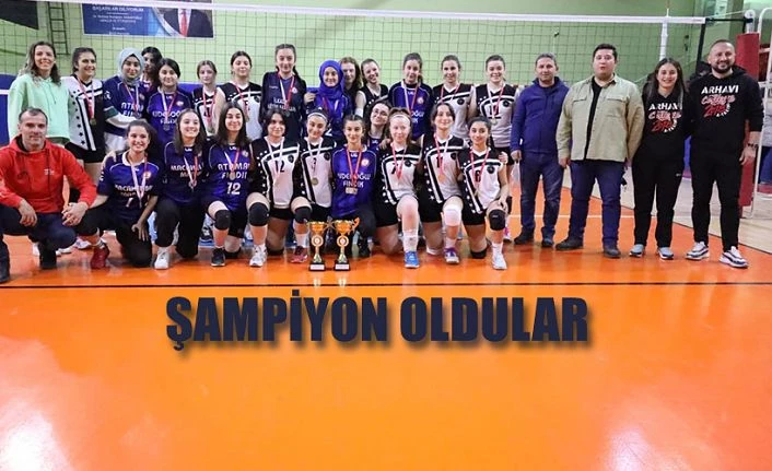 Genç kızlar voleybol turnuvasında set vermeden şampiyon oldu.