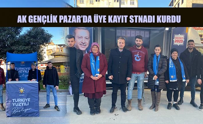 Ak Gençlik Pazar’da Üye Kayıt Standı Kurdu