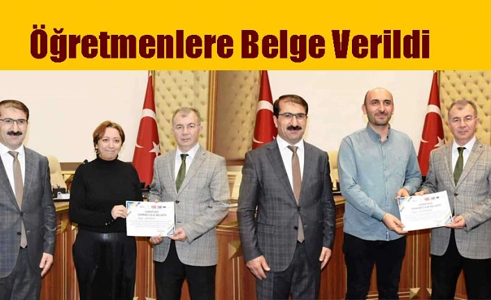 ÖĞRETMENLERE BELGELERİ VERİLDİ