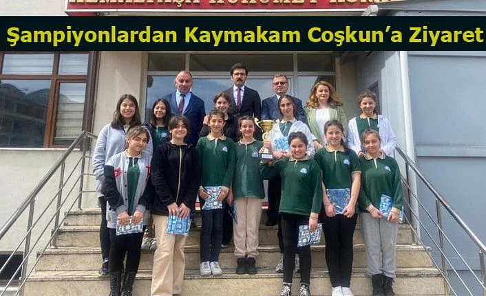 ŞAMPİYON FOLKLORCULARDAN KAYMAKAM COŞKUN’A ZİYARET