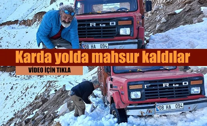 Karda yolda mahsur kaldılar