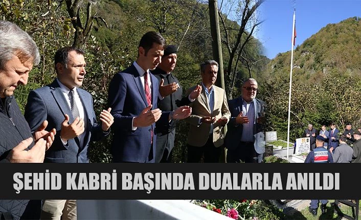 ŞEHİDE MEZARI BAŞINDADUA